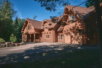 Lainnya 4 Executive Plus 89 - Luxurious log Home With Private hot tub Pool Sauna and Close to Activities