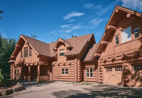 Lain-lain Executive Plus 89 - Luxurious log Home With Private hot tub Pool Sauna and Close to Activities