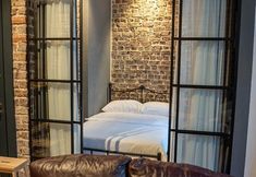 Others 7 Alness Residence