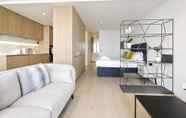 Others 3 Luxury Waterfront Studio in Canary Wharf by Underthedoormat