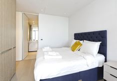 Others 4 Luxury Waterfront Studio in Canary Wharf by Underthedoormat