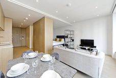 Others Luxury Waterfront Studio in Canary Wharf by Underthedoormat