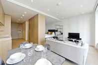 Others Luxury Waterfront Studio in Canary Wharf by Underthedoormat