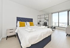 Others 5 Luxury Waterfront Studio in Canary Wharf by Underthedoormat