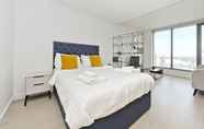 Others 5 Luxury Waterfront Studio in Canary Wharf by Underthedoormat