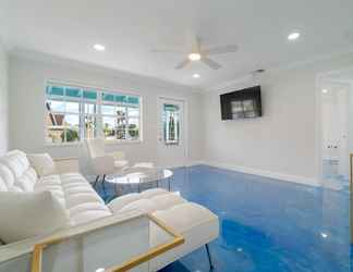 Others 2 Ocean Oasis Apt B, Downtown, Beach, Dog Friendly, Shops