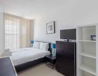 Lainnya 2 Modern 2BD Flat With a Balcony - Wandsworth