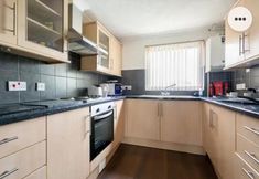 Others 4 Home in Medway 3bedroom Free Sports Free Parking