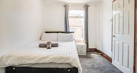 Others 2 Maidstone - Sleeps 6 - Parking - Garden - 96ws