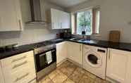 Lain-lain 4 Impeccable 2-bed House Next to Old Trafford