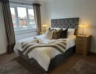 Lain-lain 2 Impeccable 2-bed House Next to Old Trafford