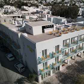 Primary image 1 Play Paros, a member of Brown Hotels, Khách sạn Bãi biển Psaraliki