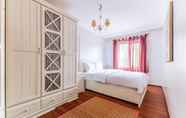 Others 5 Chic Flat With Balcony Near Subway and Marmaray