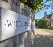 Lainnya 2 White Roses a dog Friendly Retreat for two