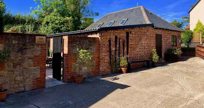 Others The Cote is a Stunning Converted Barn Cottage