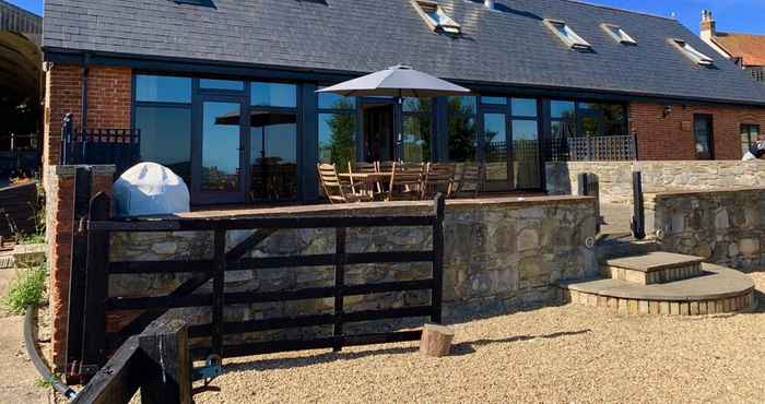 Others Tithe Barn a Stunning Family Home With Views