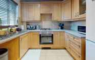 Others 6 Stunning 2-bed Apartment in Grays