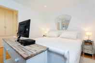 Others In Style Apartment London