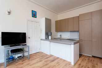 Others 4 Sinclair Gardens Apartment London