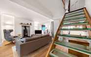 Lainnya 4 A Splash of Colour Apartment London