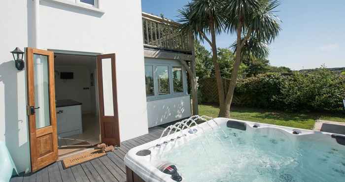 Others Bag-end House 7 Bedrooms Sleeps 14 Hot Tub