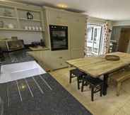 Others 7 Shippenrill Croyde 6 Bedrooms Sleeps 13 Hot Tub