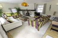 Others Shippenrill Croyde 6 Bedrooms Sleeps 13 Hot Tub