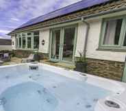 Others 3 Shippenrill Croyde 6 Bedrooms Sleeps 13 Hot Tub