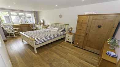 Lain-lain 4 Shippenrill Croyde 6 Bedrooms Sleeps 13 Hot Tub