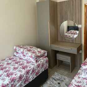 Room1altuncu,卡拉德尼兹技术大学经济与管理科学学院飯店