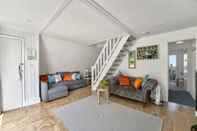 Lainnya The Lookout, Sunny Beach Retreat, Sleeps 5 Guests