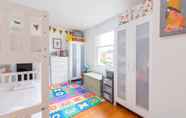 Others 6 Delightful Family Home With Garden in Balham by Underthedoormat