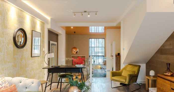 Others Neon Melody - Playful 2 Bedroom by London Bridge