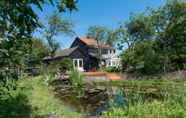 Lain-lain 2 Navigation Cottage on the Historic Sea Lock Overlooking the Nature Reserve