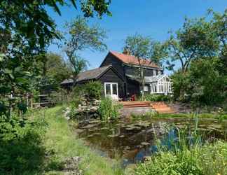 Others 2 Navigation Cottage on the Historic Sea Lock Overlooking the Nature Reserve