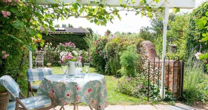 Lainnya Romney a Cosy Victorian Cottage in a Picturesque Suffolk Village