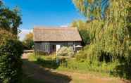 Lainnya 2 Deepwell Granary is a Lovely Thatched Barn With Attached Meadow Woodland