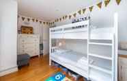 Others 7 Delightful Family Home With Garden in Balham by Underthedoormat