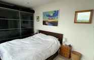 อื่นๆ 2 Trendy 2BD Flat - 6 Minutes to Wimbledon