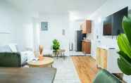 Others 5 49-4a Prime Midtown Newly 2BR WD