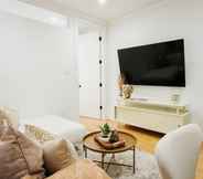 Others 5 1288-4r Newly Furnished Prime UES 2BR