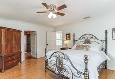 อื่นๆ 6 Multi-million Dollar Waterfront Villa 4 Bedroom Villa by RedAwning