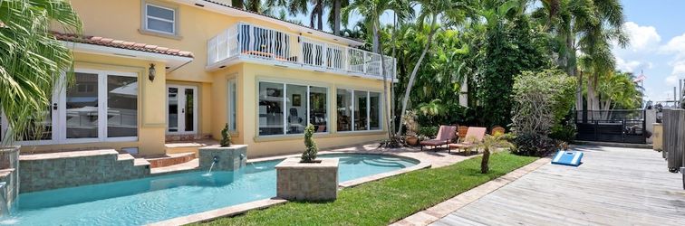 อื่นๆ Multi-million Dollar Waterfront Villa 4 Bedroom Villa by RedAwning