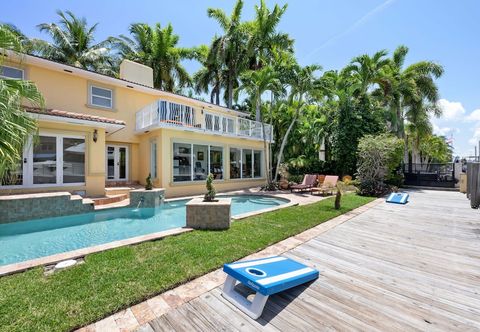 อื่นๆ Multi-million Dollar Waterfront Villa 4 Bedroom Villa by RedAwning