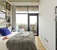 Lainnya 6 Fabulous East London Flat With Rooftop Pool by Underthedoormat