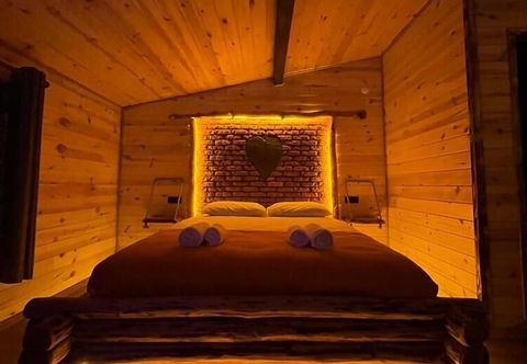 Others Vadilife Suit