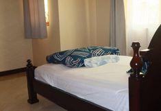 Others 4 Kampala 5-beds, Sleeps 8 With Garden & Parking