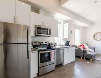 Others 2 Upscale 2BR Condo - Steps to Leslieville