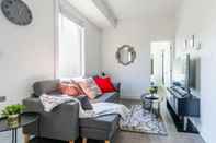 Lain-lain Upscale 2BR Condo - Steps to Leslieville