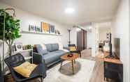 Lain-lain 2 Modern 2BR Apartment - Near Trinity Bellwoods Park